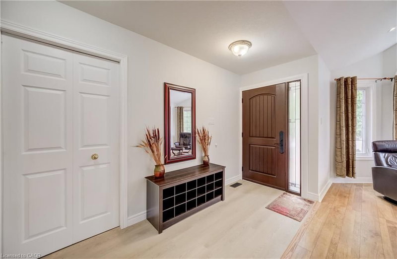 245 Fern Crescent photo 5