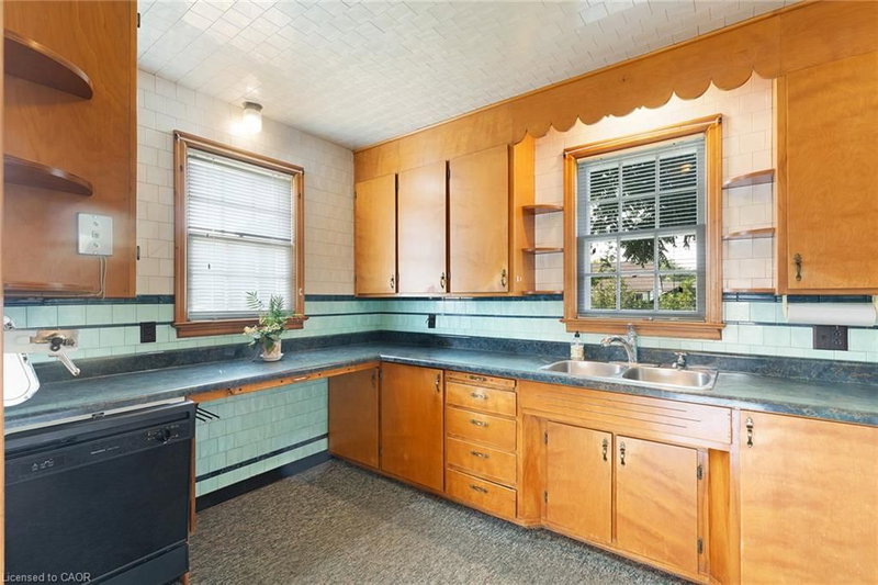 24 Pine Street photo 5