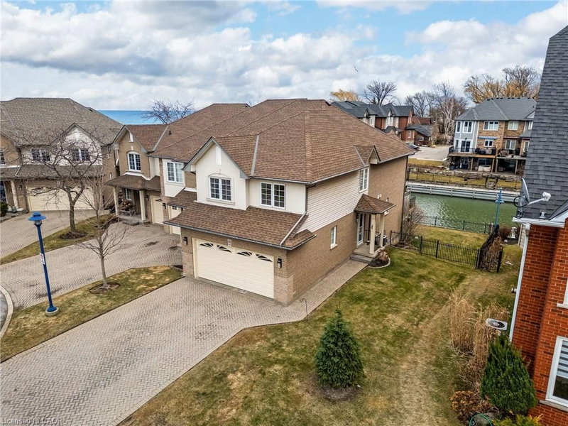 10 - 85 Edgewater Drive