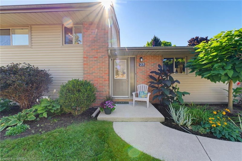 27 Brier Crescent photo 4