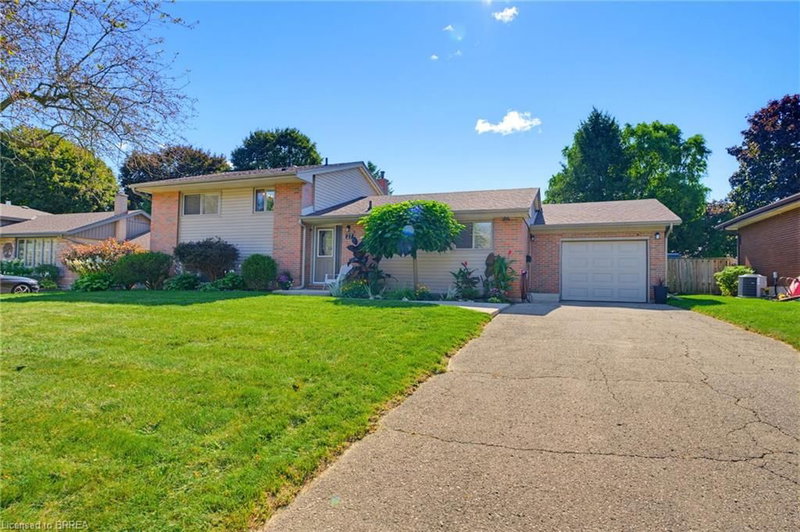 27 Brier Crescent photo 5