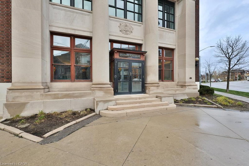 424 - 404 King Street W