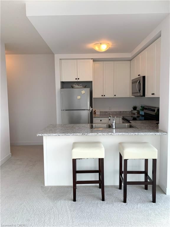 402 - 450 Dundas Street E
