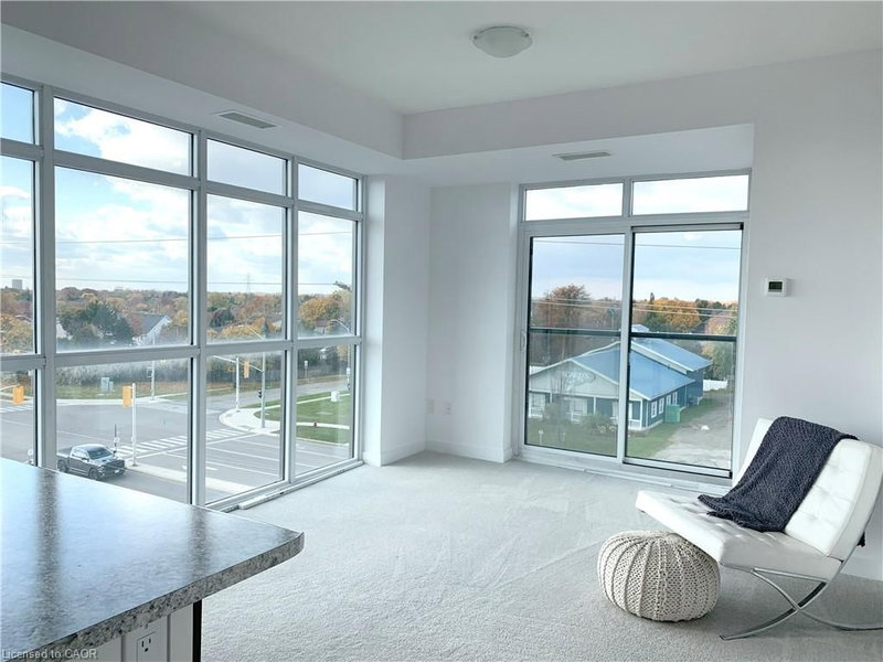 402 - 450 Dundas Street E
