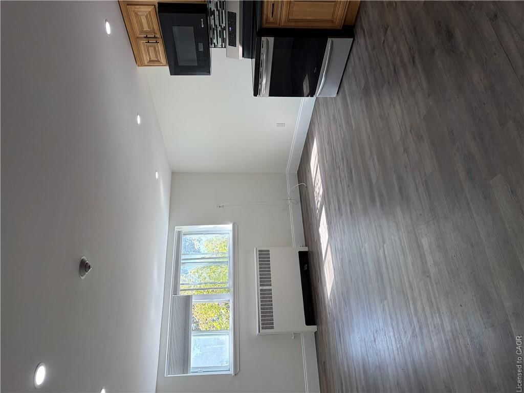 21 - 2 Grant Boulevard, Dundas 3