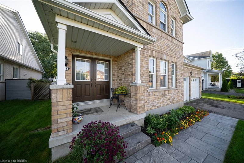 51 Webb Avenue photo 5