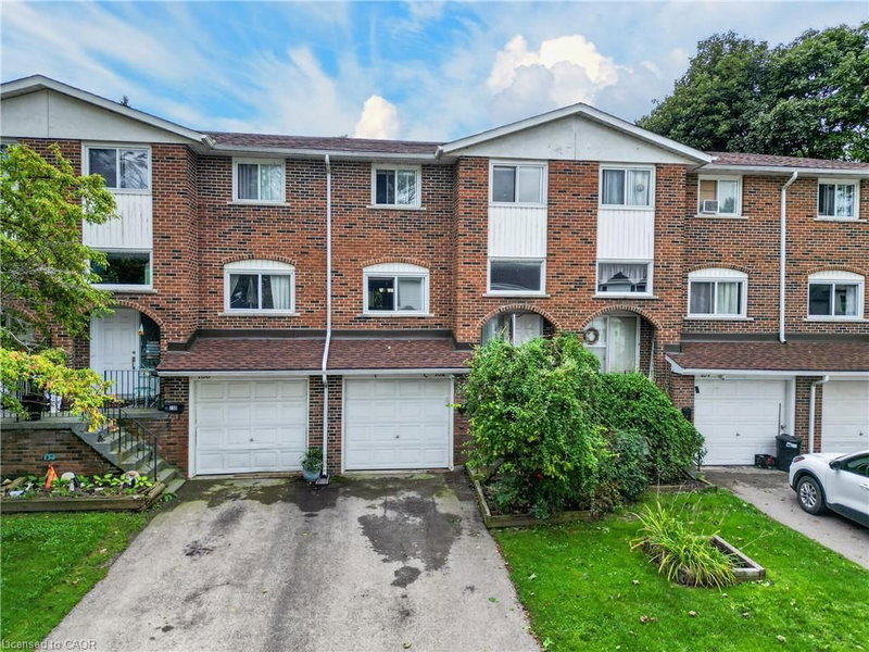 3 - 132 Lock Street W