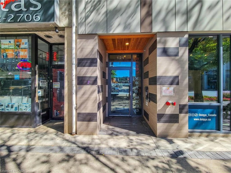 121 King Street E photo 4