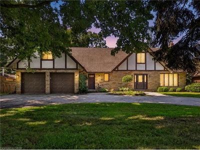 30 Birkbank Drive