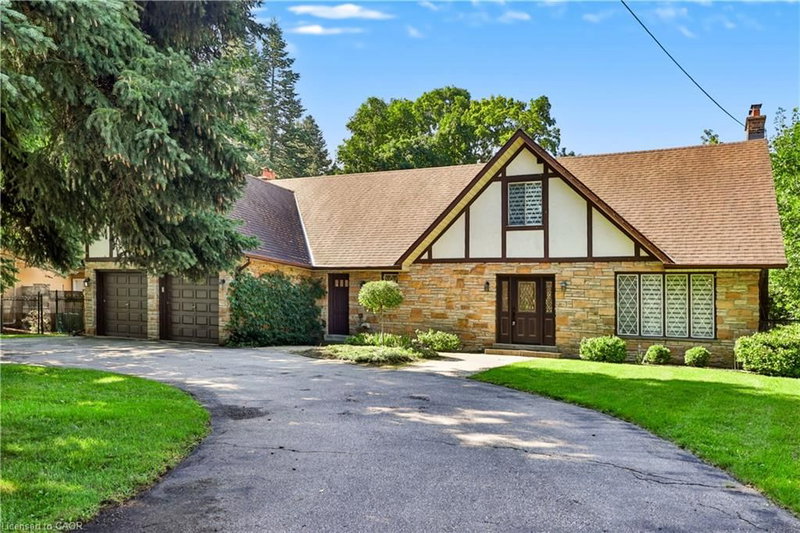 30 Birkbank Drive