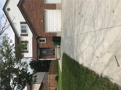 634A Pinerow Crescent