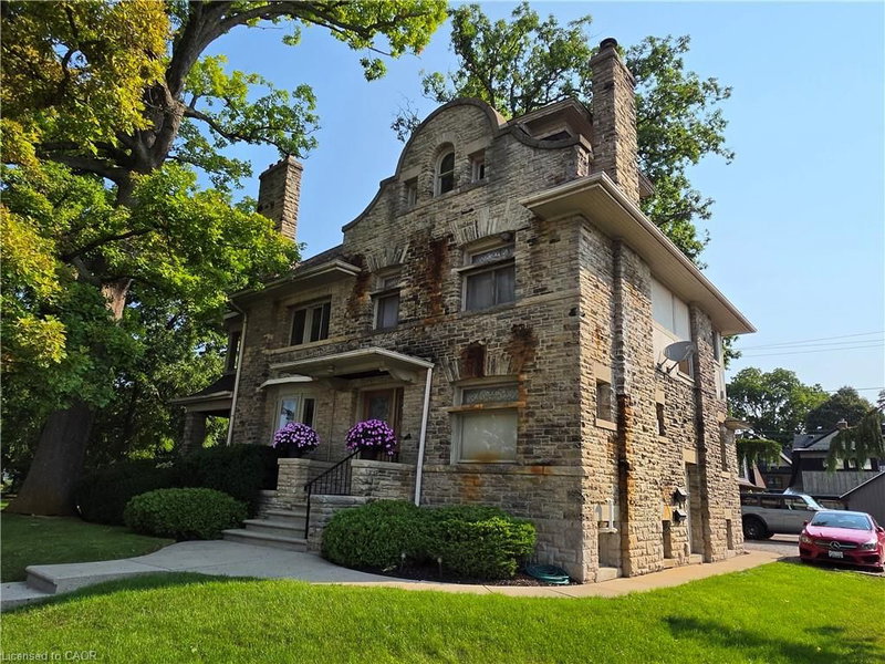 71 Norfolk Street N photo 1