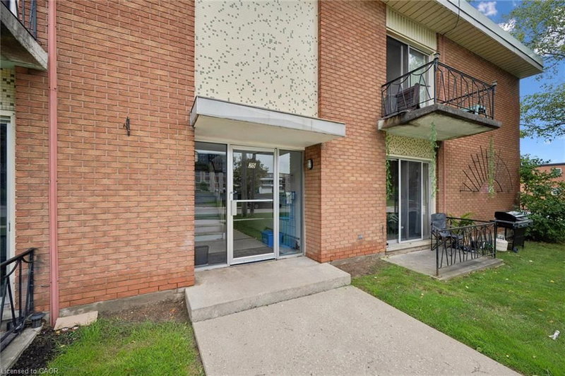 25 Walton Avenue
