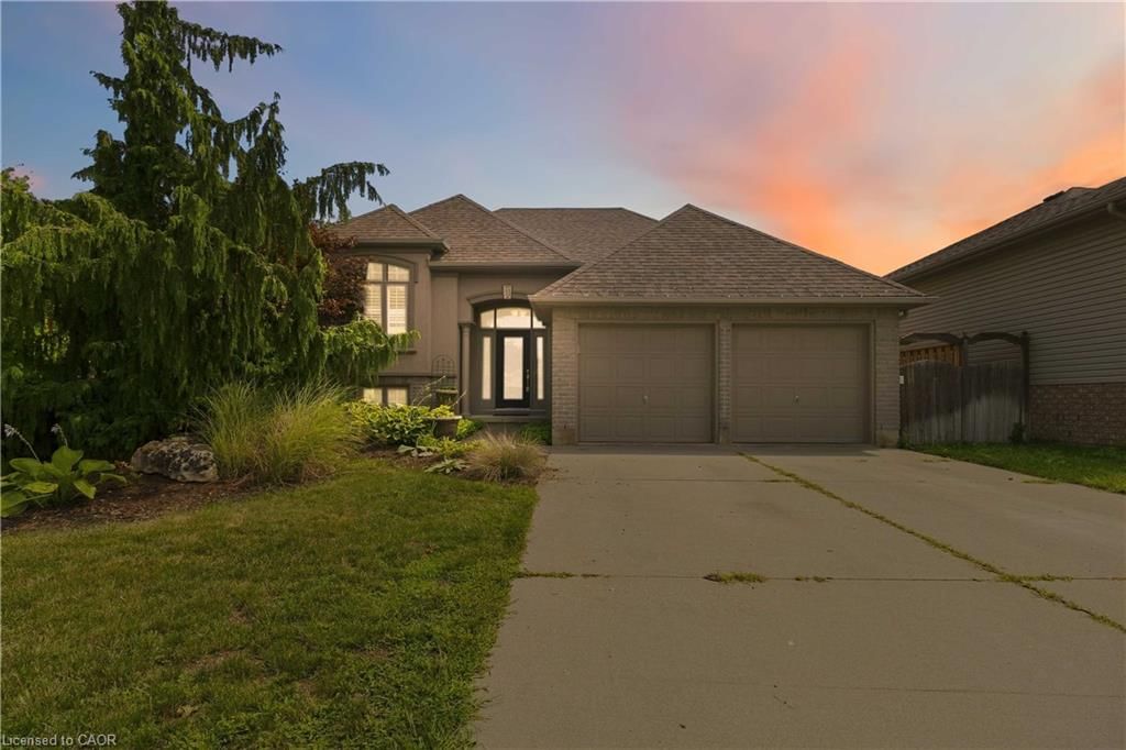 Single Family Residence for sale at 33 Stratford Terrace, Brantford, ON, N3T 6P6 - Hillcrest - MLS: 40860713