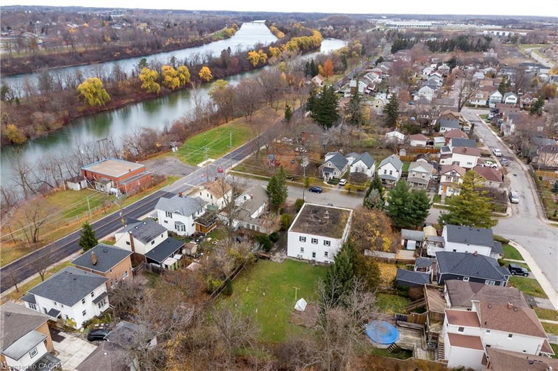 13 Mcmaster Avenue