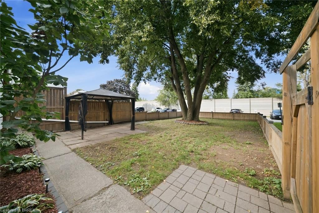 63 Metcalfe Crescent Unit C — photo 4