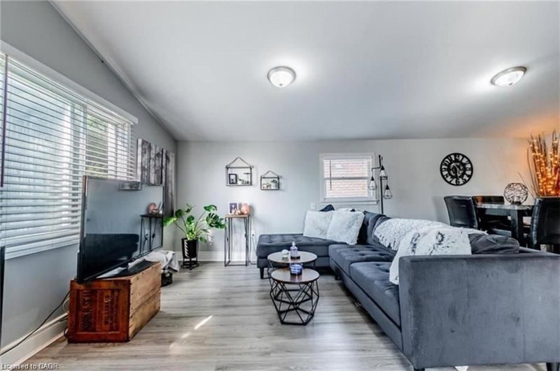 UPPER - 7 Josephine Street