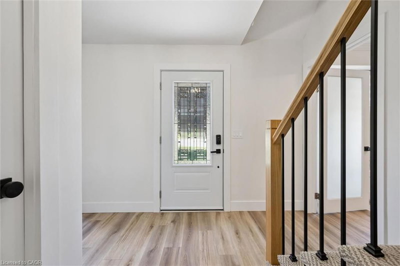 52 Stirling Macgregor Drive photo 4