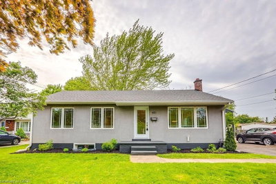 LL - 403 Elizabeth Street