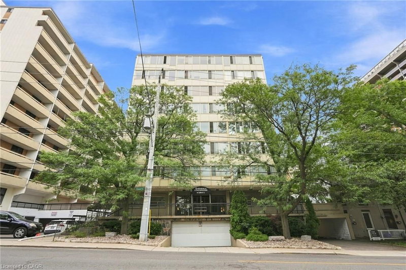 PH 802 - 101 Queen Street S