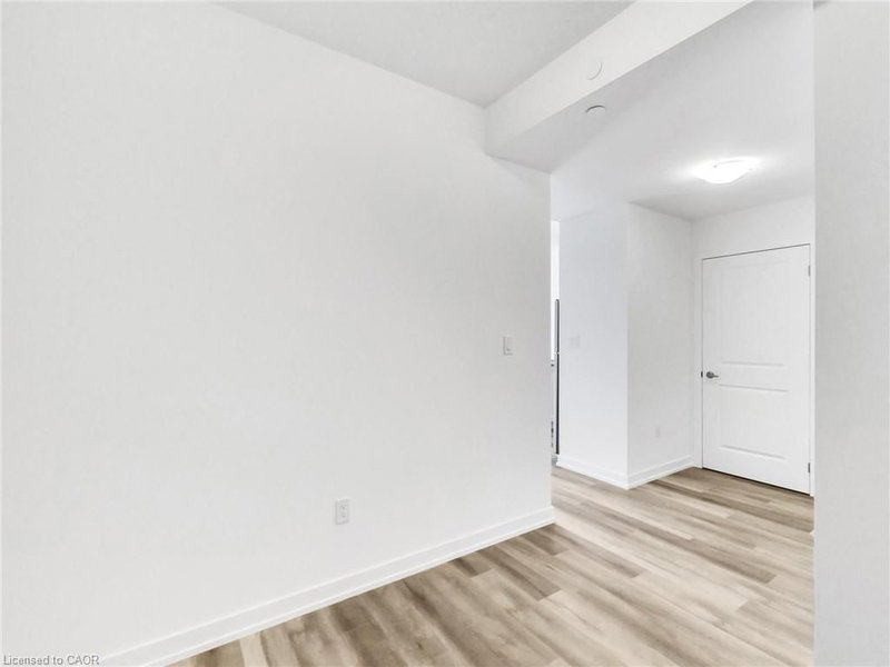 1008 - 470 Dundas Street E