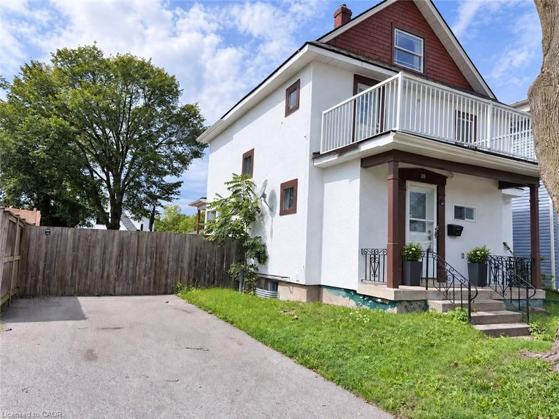 39 Oakland Avenue
