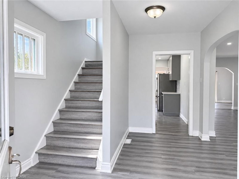 39 Oakland Avenue