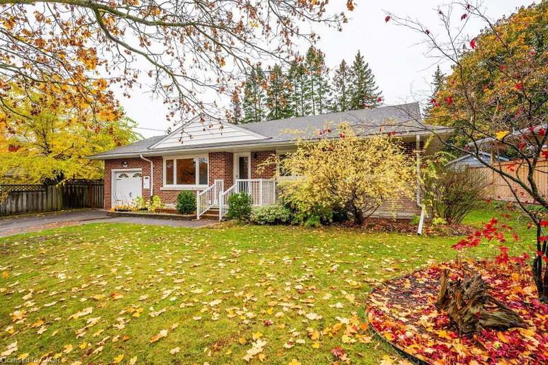 Upper - 543 Dunbar Road S