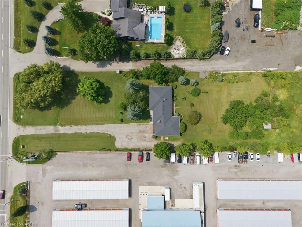 1432 Colborne Street — photo 4
