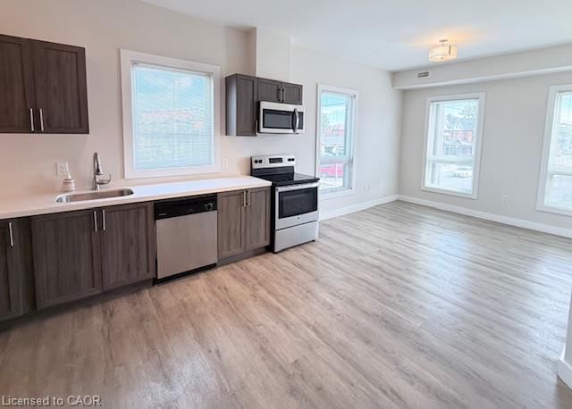 202 - 161 Wellington Street N
