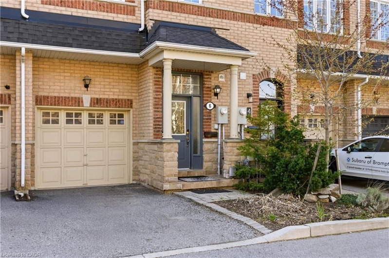 6 Purple Finch Court photo 4