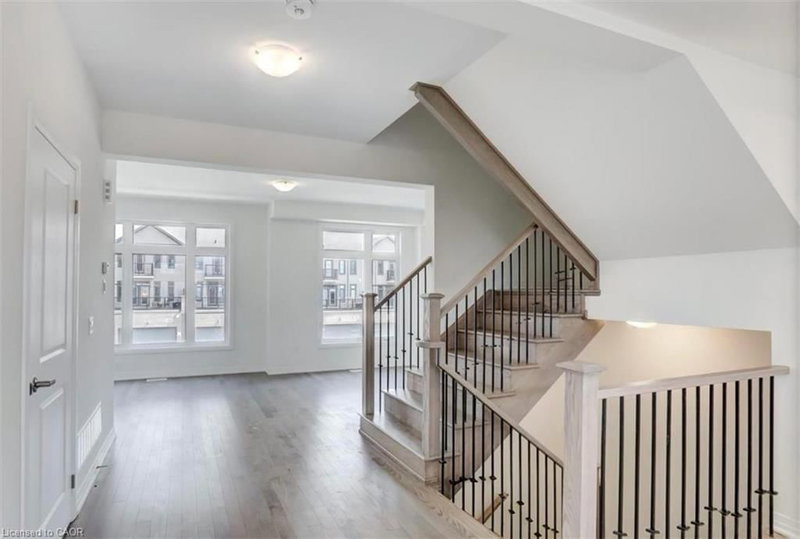 16 - 10 Freedom Crescent