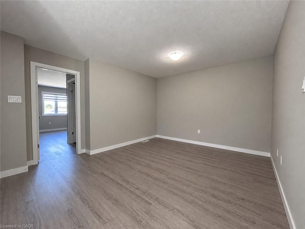 901 Robert Ferrie Drive, Kitchener, view 12