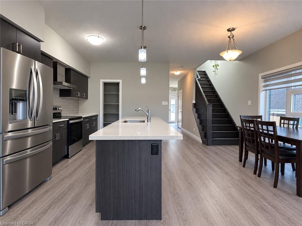 901 Robert Ferrie Drive, Kitchener, view 5