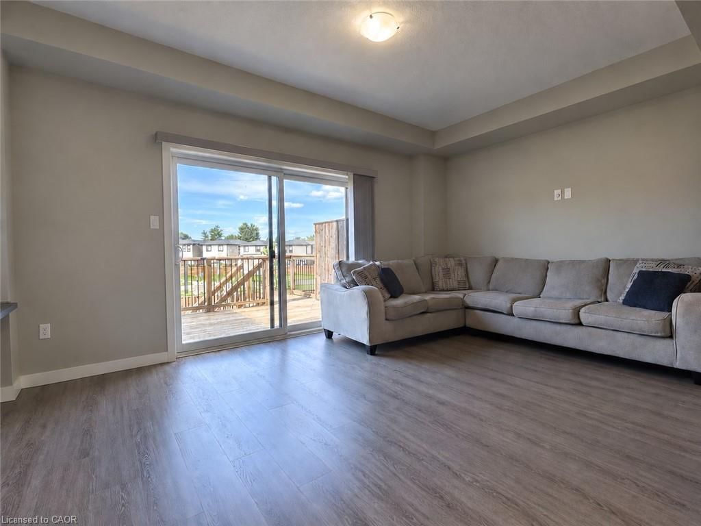 901 Robert Ferrie Drive, Kitchener, view 6