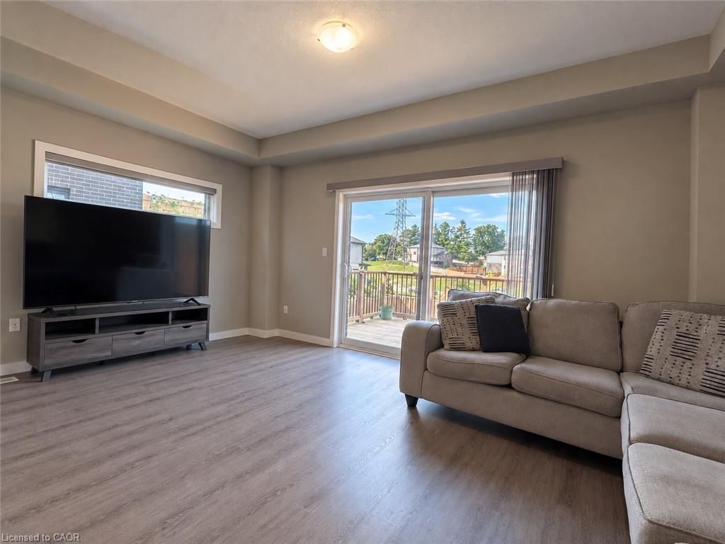 901 Robert Ferrie Drive, Kitchener, view 7