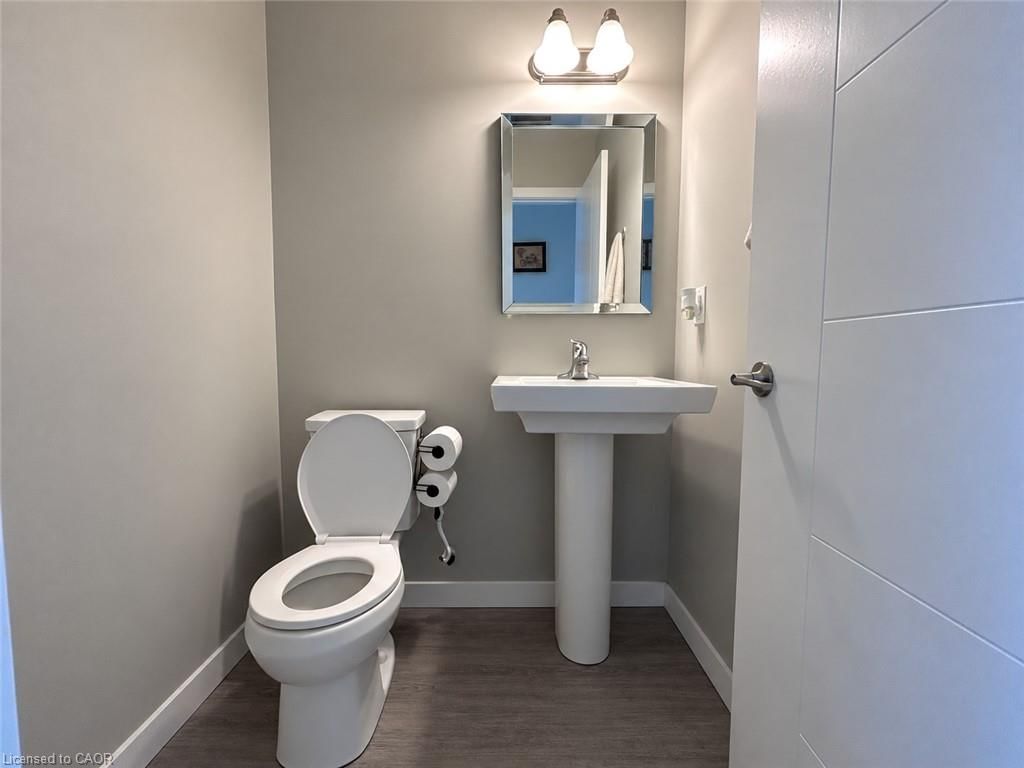 901 Robert Ferrie Drive, Kitchener, view 8