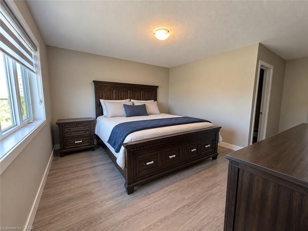 901 Robert Ferrie Drive, Kitchener, view 9