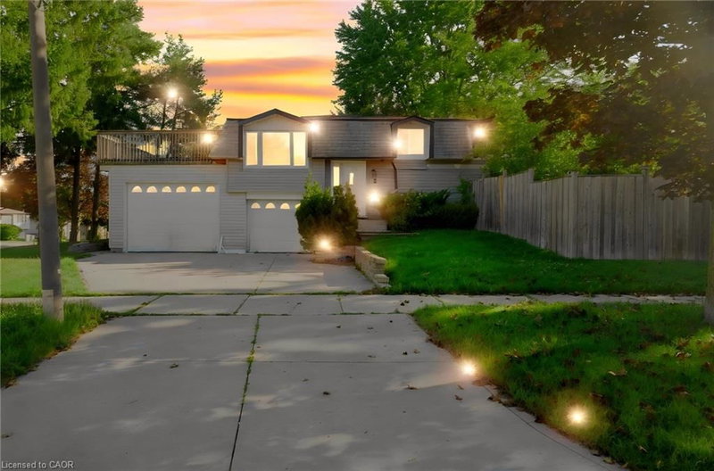 5 Nathaniel Crescent