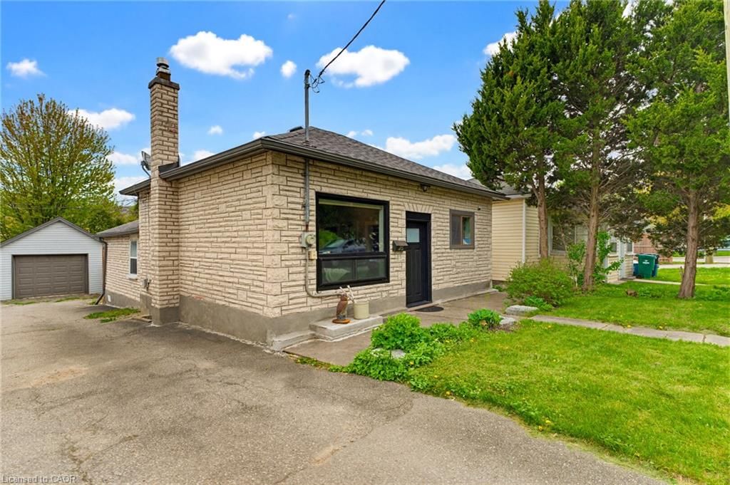 Single Family Residence for sale at 25 Beverly Street, Cambridge, ON, N1R 3Z4 - City Core/Wellington - MLS: 40861243