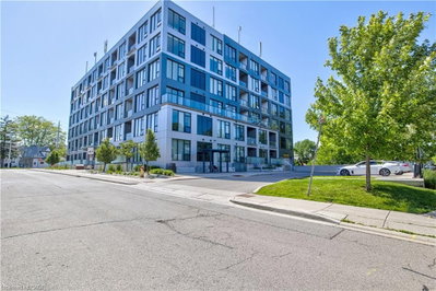 118 - 690 King Street W