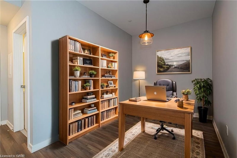 118 - 690 King Street W