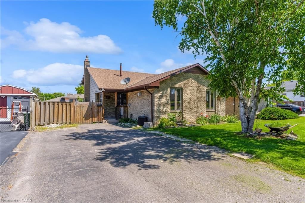 Single Family Residence for sale at 49 Grove Avenue, St. Catharines, ON, L2P 1C9 - Secord Woods - MLS: 40861305
