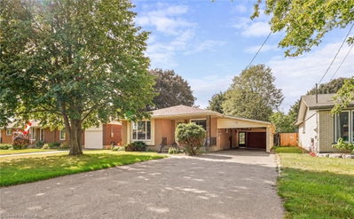 4 Waddington Street