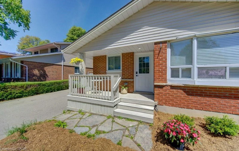 136 Dunsmere Drive