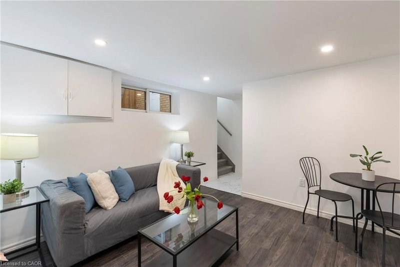 2 - 7 Purdy Crescent