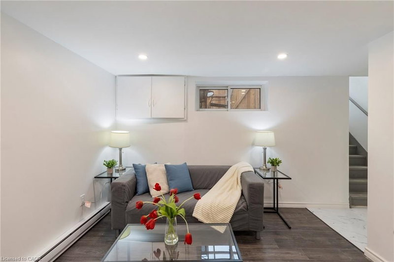 2 - 7 Purdy Crescent