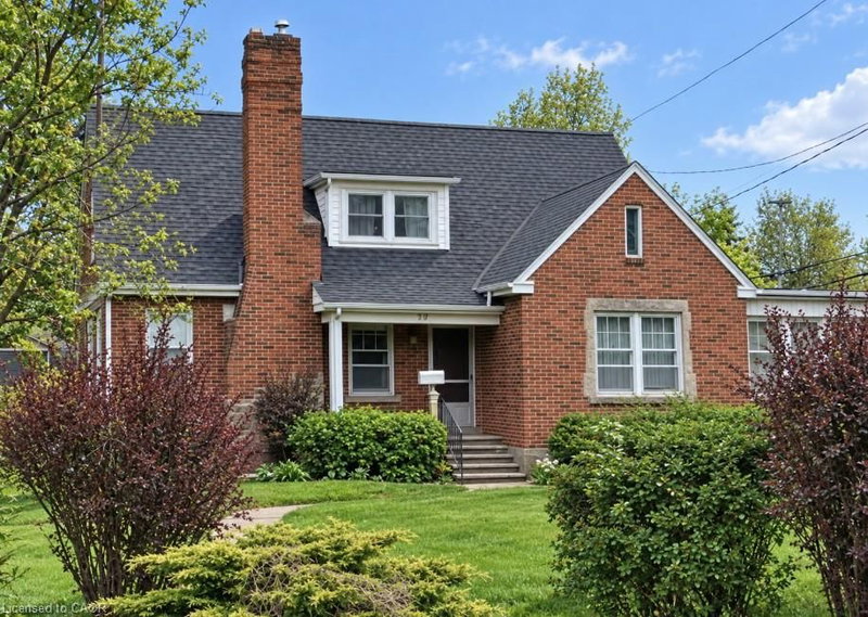77 Main Street E