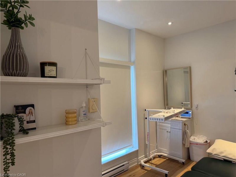 240 Wilson Street E photo 3