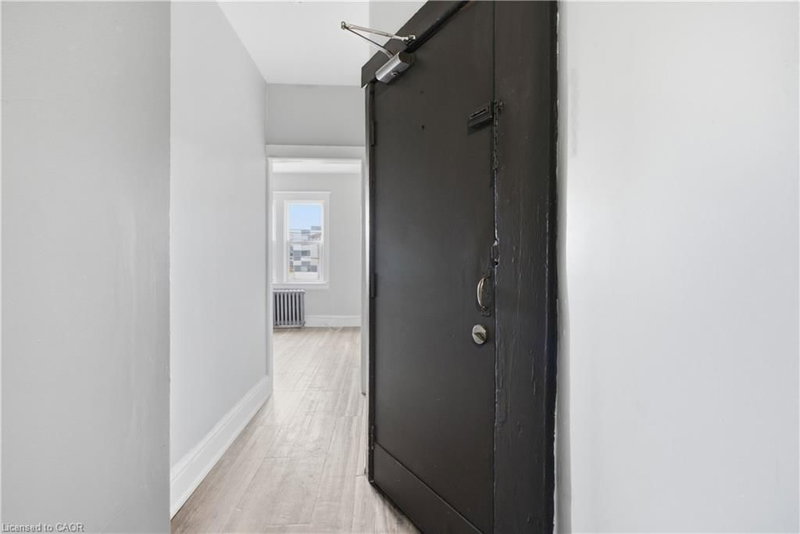 1539-1547 Barton Street E